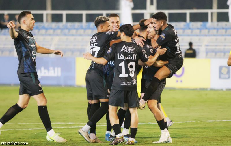 الطائي يبدأ رحلة الانتصارات برباعية الجبيل