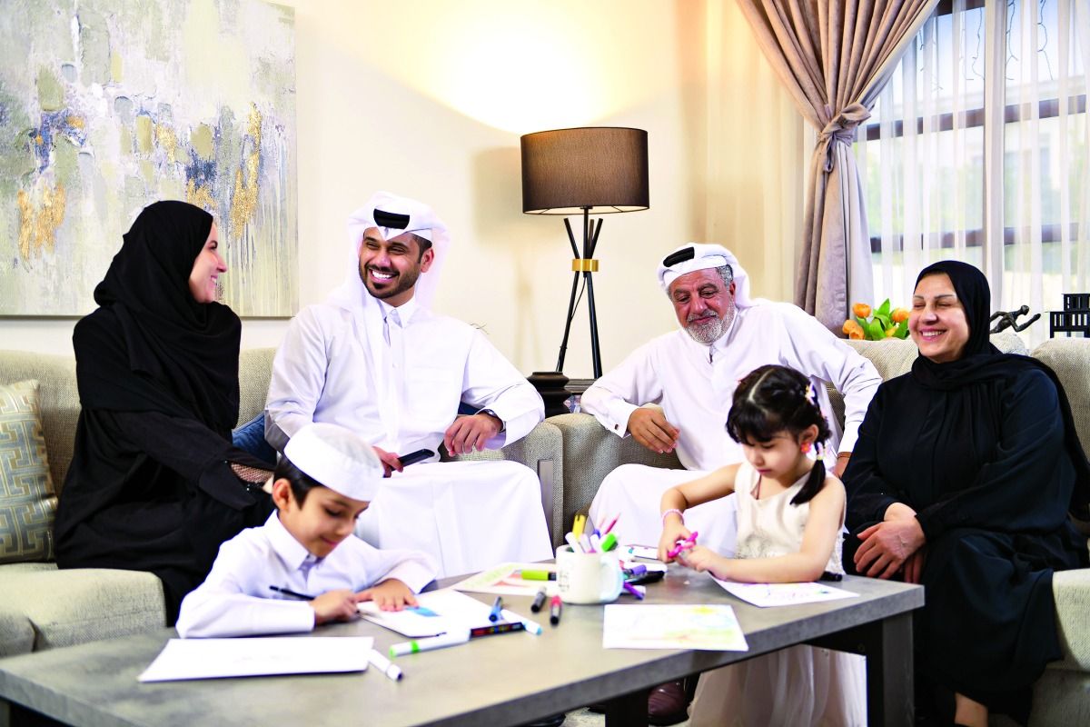 الأزواج الجدد.. بين تأجيل الإنجاب والاكتفاء بطفلين