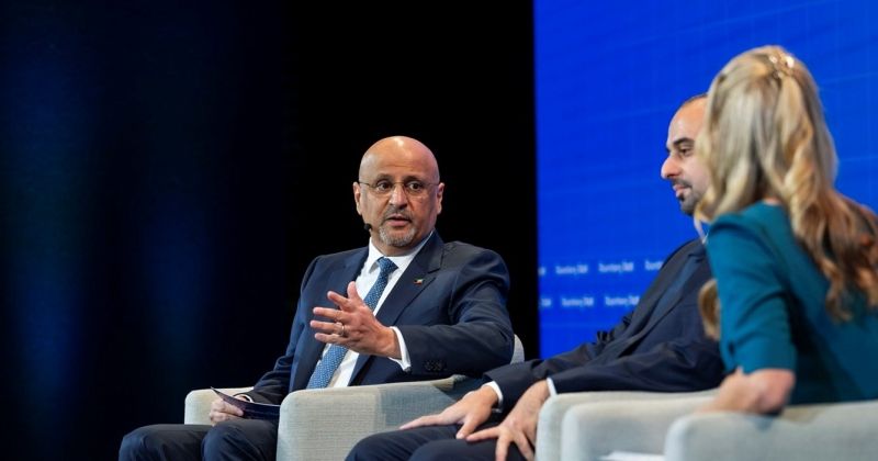 العمر: تسريع تبني التقنيات الحديثة وتوسيع التعاون مع الشركاء الدوليين بما يعزز جاهزية منظومة الاتصالات