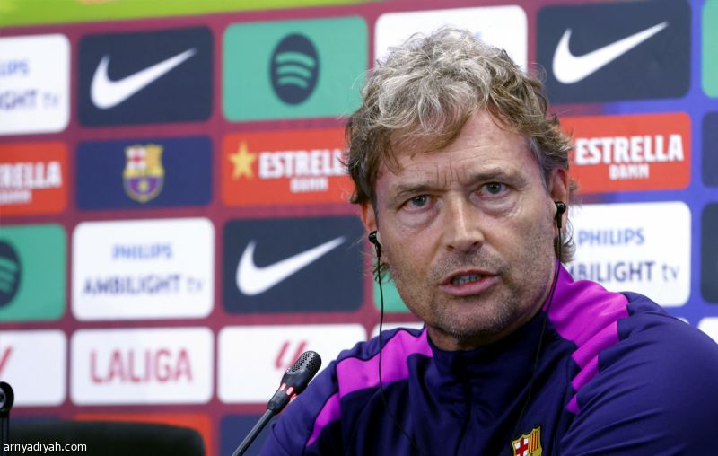 سورج: غياب رافينيا مؤثر وقيادة برشلونة شرف