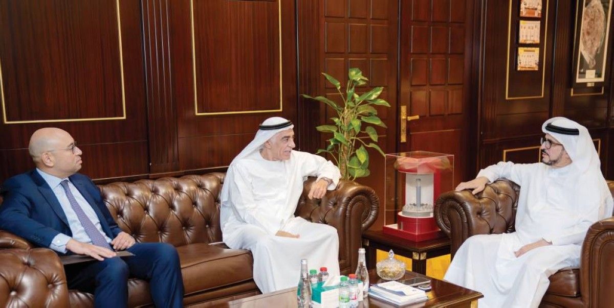 «كهرباء دبي» و«ماجد الفطيم» تعززان التعاون في الطاقة المتجددة والاستدامة