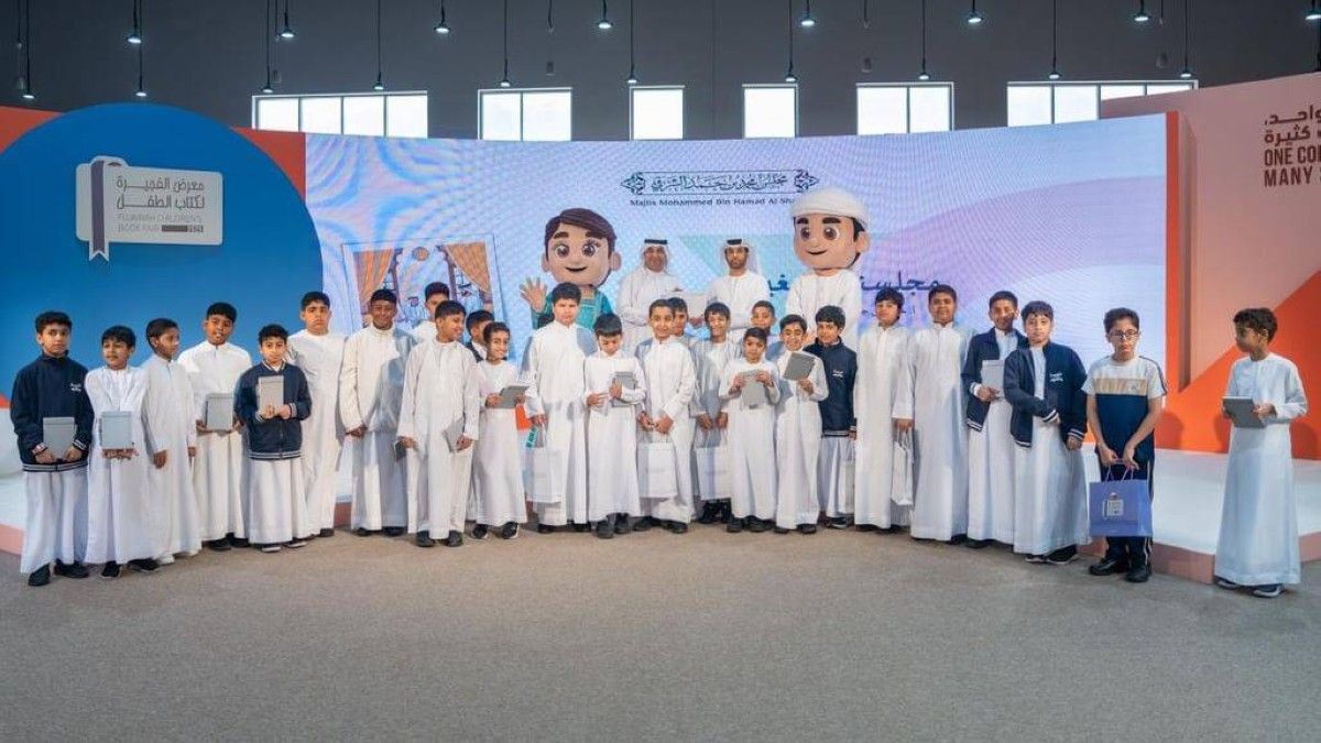 مجلس محمد الشرقي يعرف الناشئة بالسنع الإماراتي