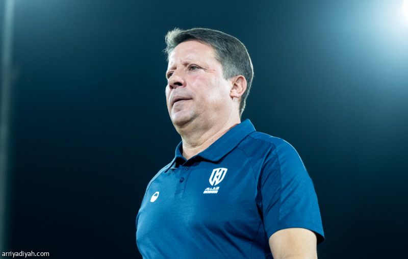 سيرجيو يواجه الهلال بتشكيلة القادسية