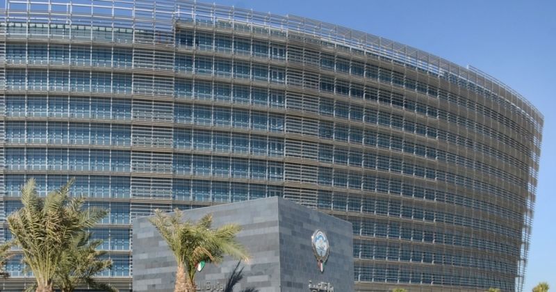 «التربية»: فتح باب النقل لـ «الإداريين» بين القطاعات والمناطق