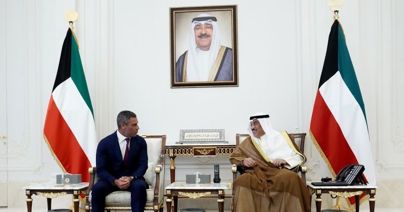 سمو ولي العهد يستقبل عمدة مدينة ميامي الأميركية