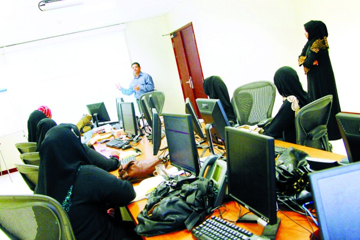 نوهوا بتعديل البنود المجتمعية والأسرية.. مواطنون لـ العرب: «الموارد البشرية» يعزز الروابط الأسرية
