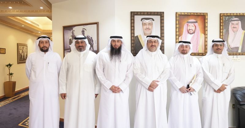 مُحافظ العاصمة ومُمَثّلو وزارة الإعلام وبعض الحضور