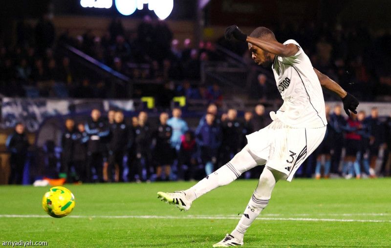 قرعة «كاراباو».. ديربي لندني والكبار انتظار