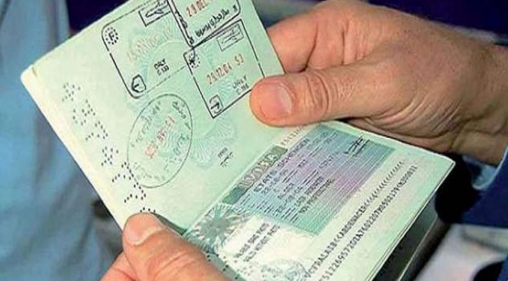 رسمياً: خطوات الاستعلام عن صلاحية الإقامة السعودية .. وما هي رسوم تجديد الإقامة