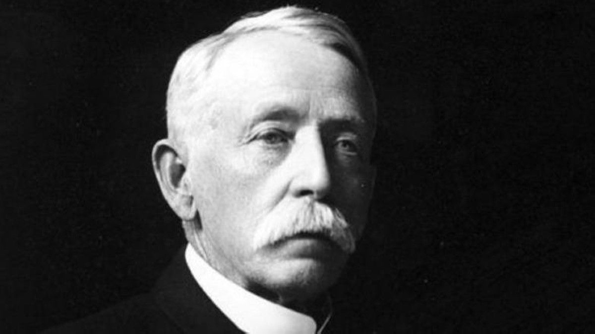 قصة مليونير أخفى ثروته 92 عاماً ليعاقب عائلته بعد موته!