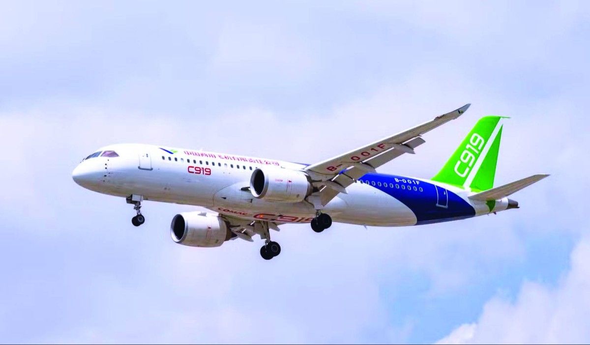 «كوماك» الصينية تبدأ رحلتها العالمية من معرض دبي للطيران