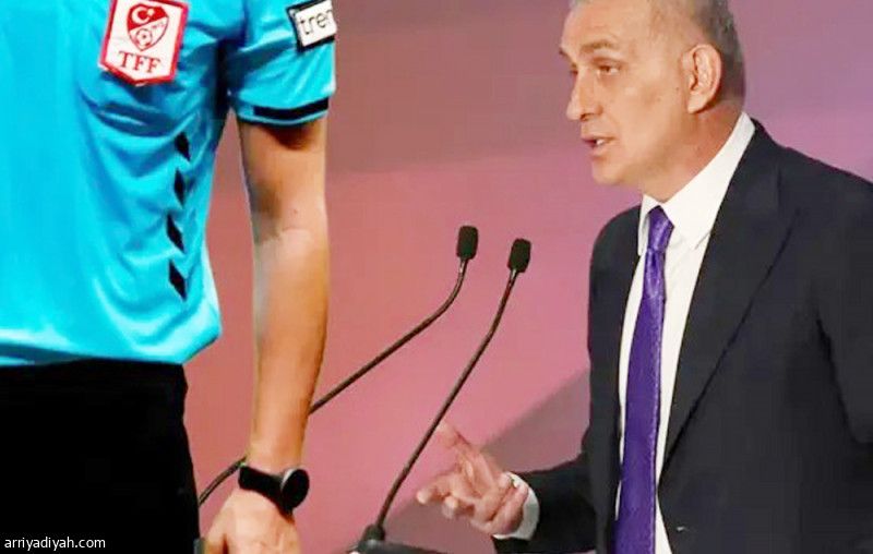 إيقاف 149 حكما في فضيحة المراهنات