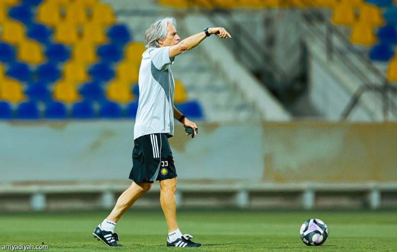 أمام الفيحاء.. العمري والغنام يعوّضان سيماكان ويحيى