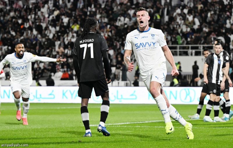 الدور الأول.. الهلال يتفوق على الشباب