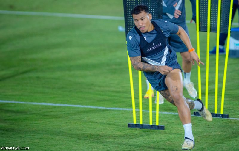 التعاون يتسلح بمندش والكويكبي قبل القادسية