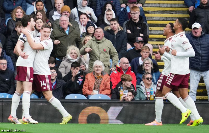 أرسنال يغرد في الصدارة.. واليونايتد يعادل نوتنجهام