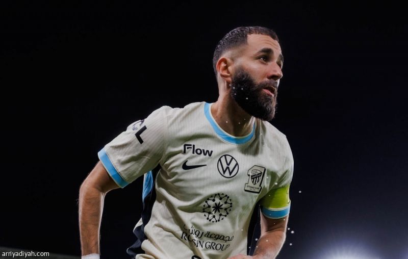 أمام الخليج.. بنزيما يسجل الغياب السادس