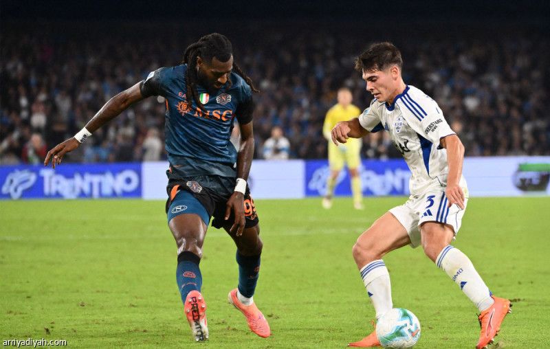 نابولي يفرط في نقاط كومو