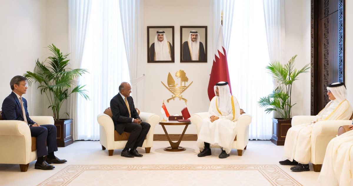 رئيس مجلس الوزراء وزير الخارجية يستقبل الوزير المنسق للأمن القومي ووزير الشؤون الداخلية بسنغافورة