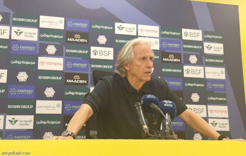 جيسوس يرد على إيمانويل: الجزائية صحيحة.. وأذن ماني ألغت هدف كومان