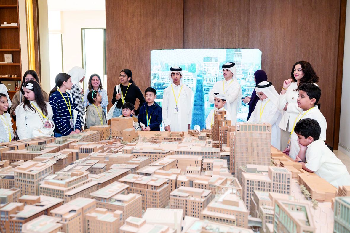 700 «موظف صغير» يتعرفون على بيئة العمل بمؤسسات الدولة