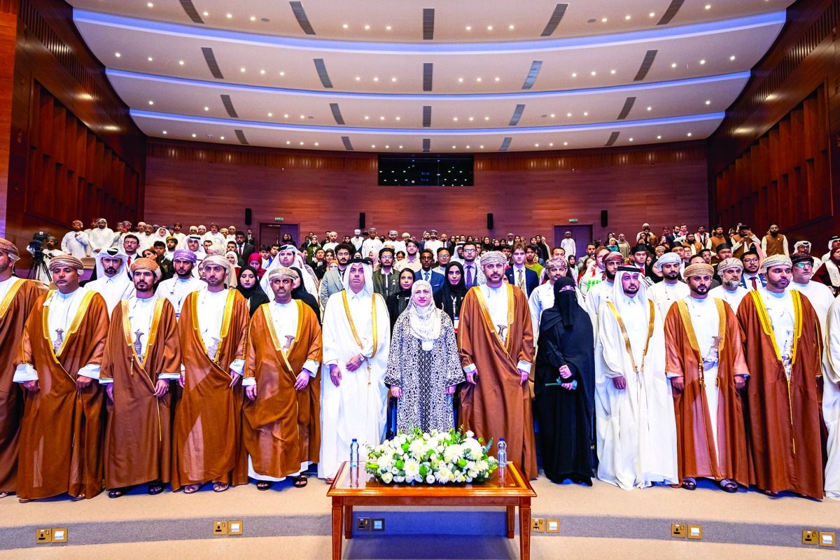 جامعة السلطان قابوس تتوّج ببطولة آسيا لمناظرات العربية