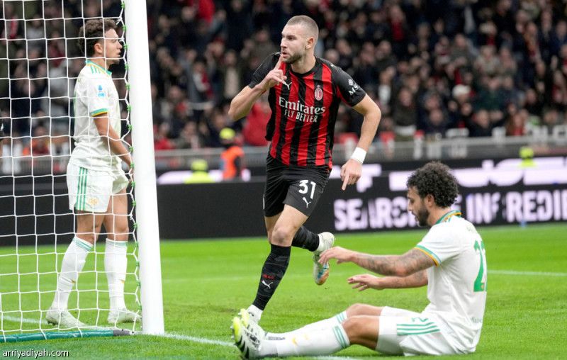 ميلان يحرم روما من الصدارة