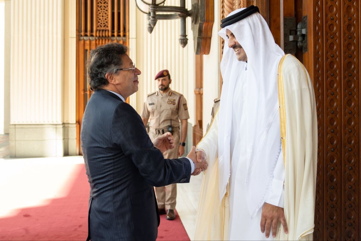 سمو الأمير يستقبل الرئيس الكولومبي