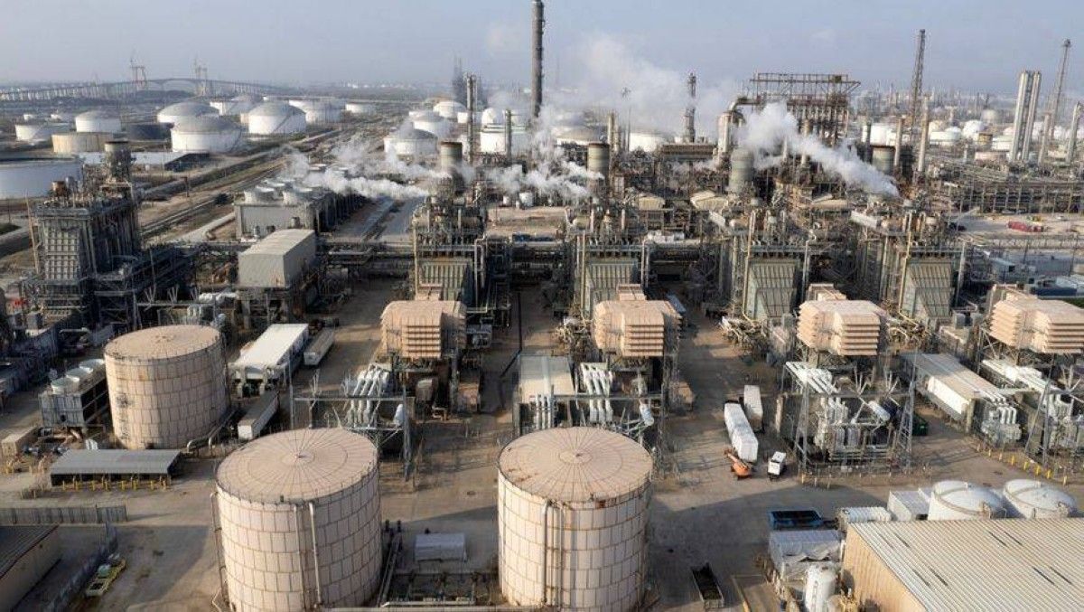 مورجان ستانلي يرفع توقعاته لأسعار النفط إلى 60 دولاراً بعد قرار «أوبك+»