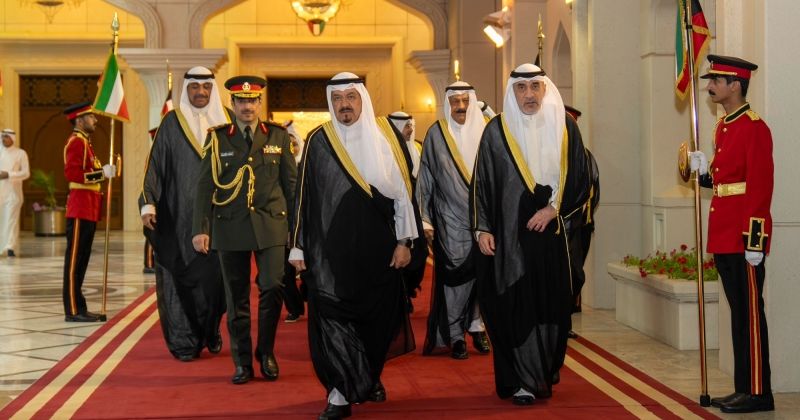 ممثل سمو الأمير سمو رئيس مجلس الوزراء يغادر البلاد متوجهاً إلى قطر