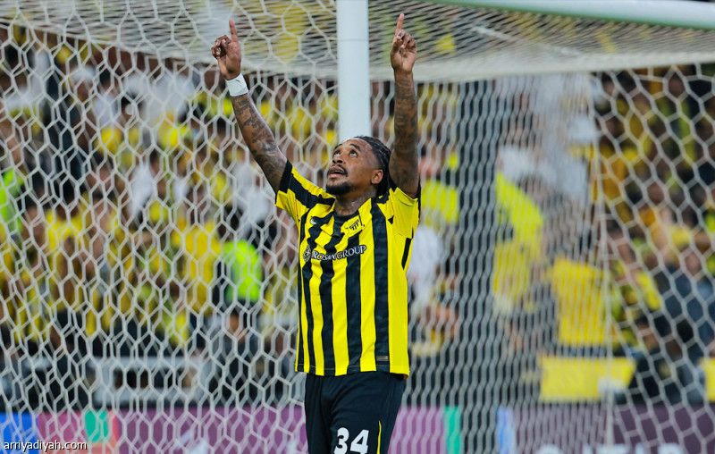 الاتحاد يلحق الشارقة بثلاث ضحايا