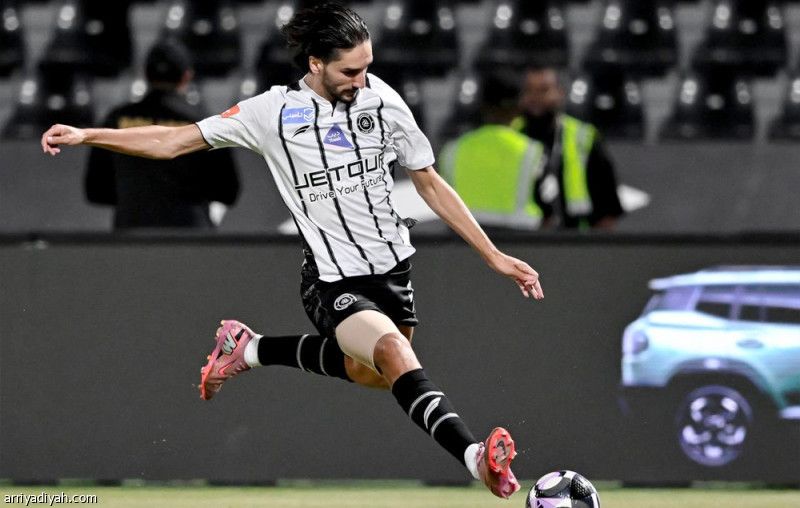 عدلي يفحص إصابته في باريس