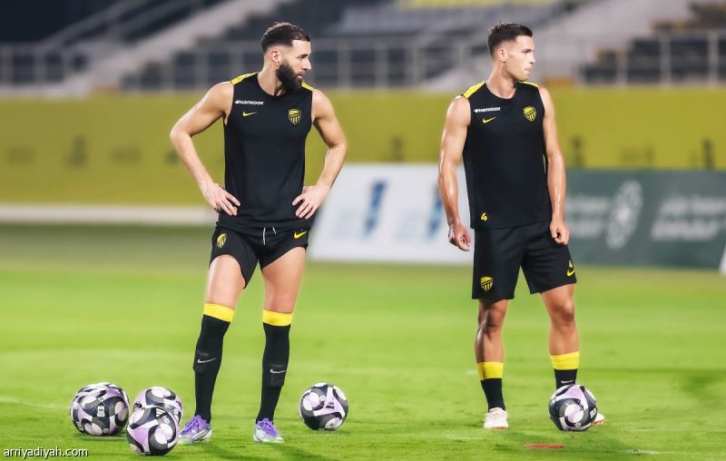 تجاوز إصابة الشارقة.. بنزيما يدعم الاتحاد قبل الديربي