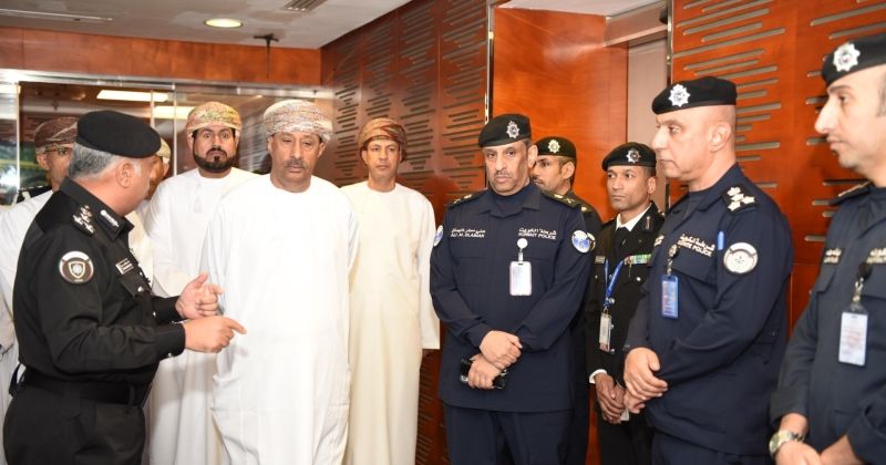 اللواء العدواني مع اللواء الحارثي والوفد المرافق خلال الجولة