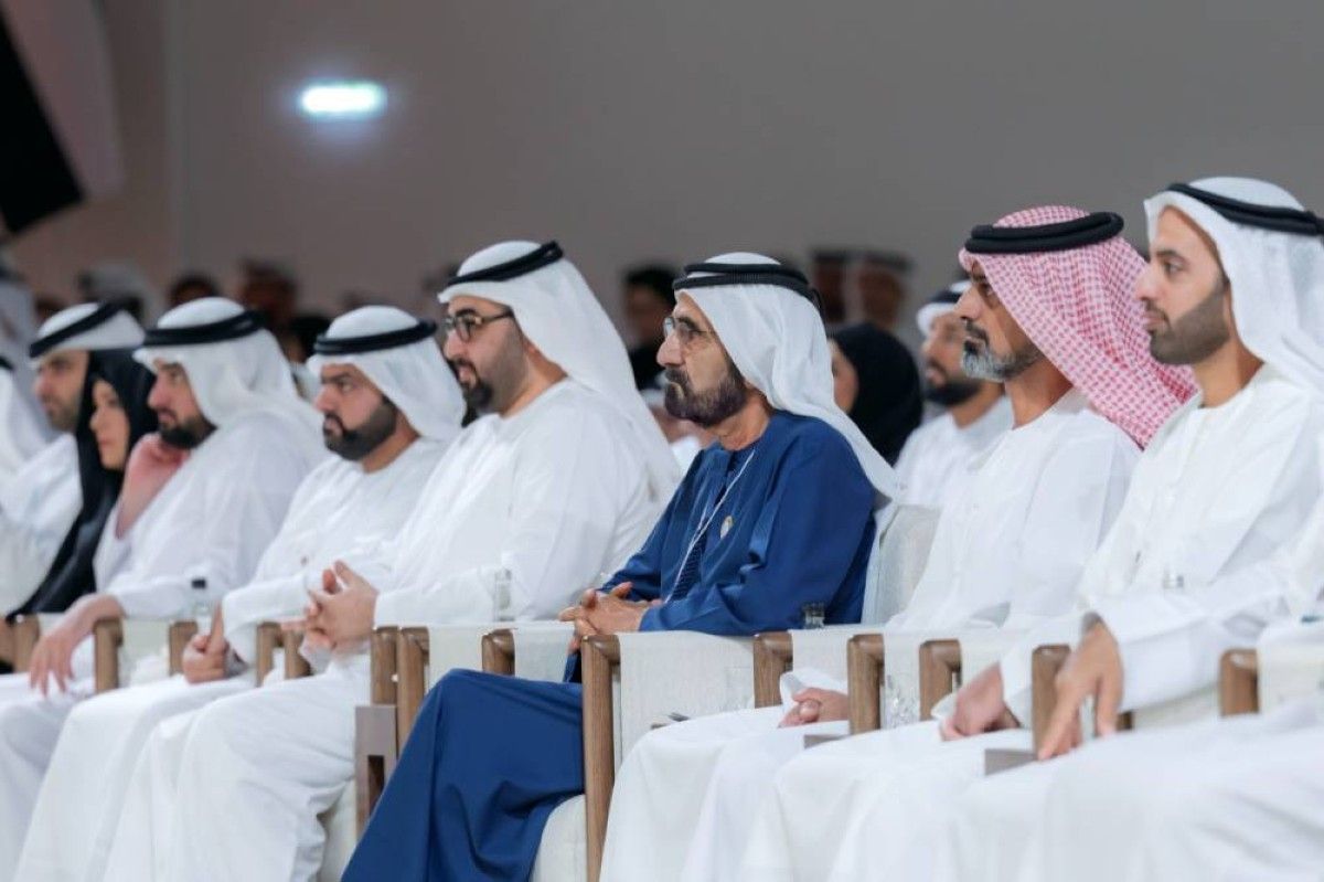 محمد بن راشد: اختتمنا اجتماعات حكومة الإمارات.. فريق وطني واحد.. له رئيس واحد.. وعلم واحد