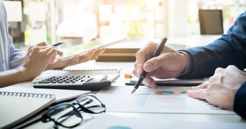 تقارير أسبوعية عن إنجازات الوزارات والجهات الحكومية