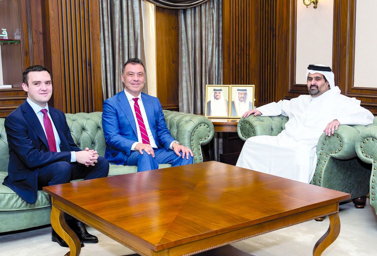 بحث تعزيز التعاون الإعلامي مع الولايات المتحدة