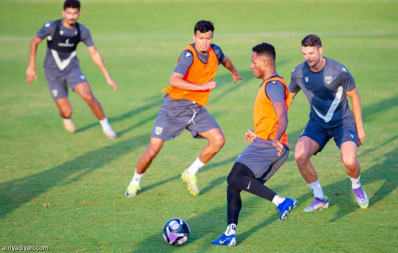 التعاون يعسكر في الدوحة