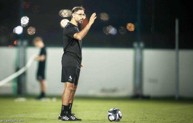 الشهري يبعد راضي عن الشباب