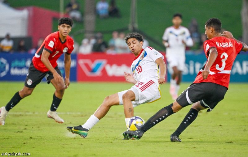 بـ10 لاعبين.. مصر تتمسك بالصدارة