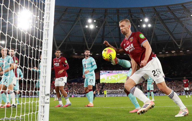 وست هام يقلبها على بيرنلي بثلاثية