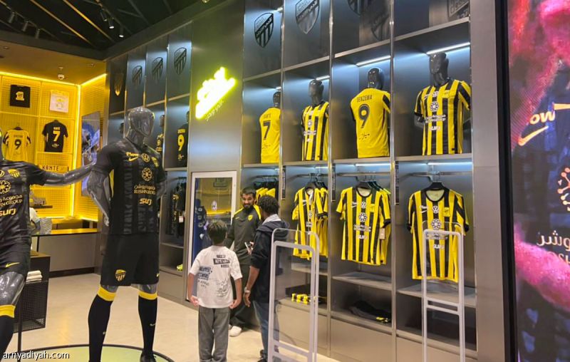 الديربي والعطلة يضاعفان مبيعات متجر الاتحاد