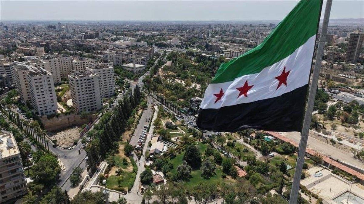 سوريا.. زيادات جديدة في رواتب العاملين بقطاعات الصحة والتعليم والتربية