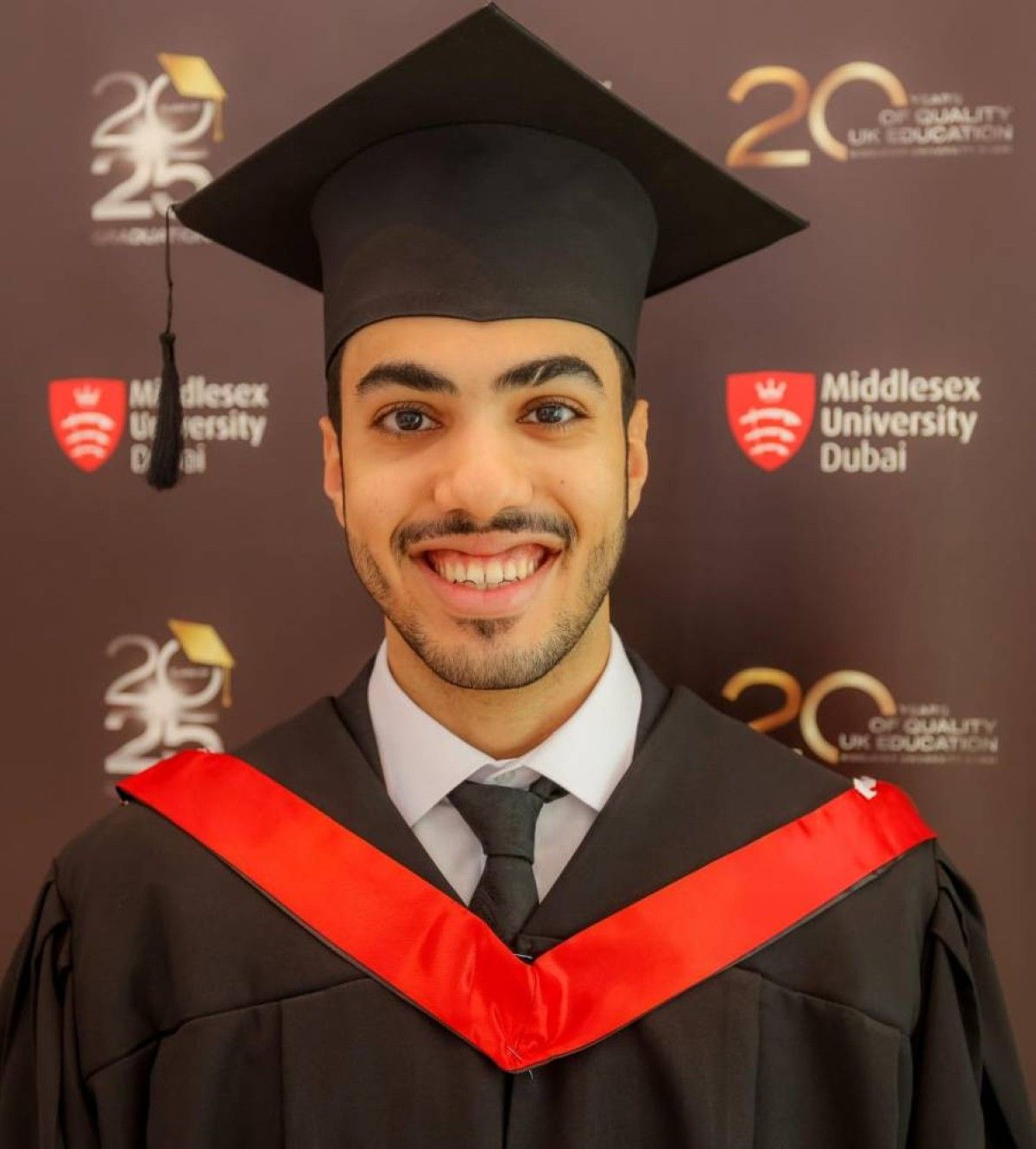 الطالب علي فؤاد: أسعى لإيصال الثقافة الإماراتية إلى العالمية عبر الفن