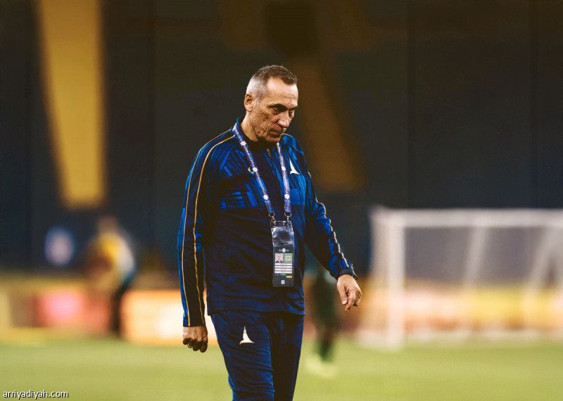 دونيس.. الأفضل في الثامنة