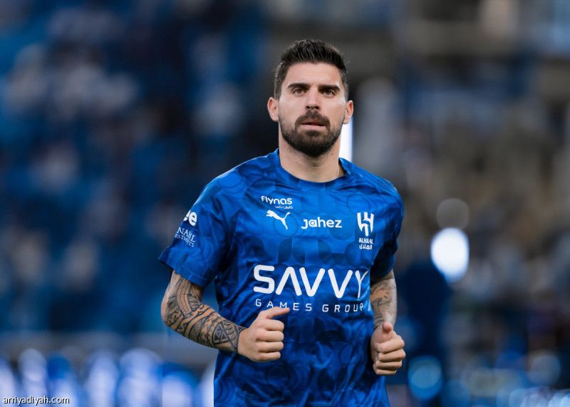 حتى 2028.. الهلال يتفق مع نيفيش