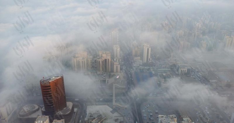 «الأرصاد»: رطوبة وضباب كثيف يزدادان تدريجياً حتى الصباح