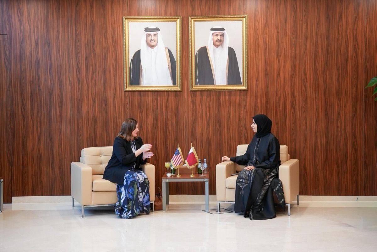 وزير التربية والتعليم والتعليم العالي تجتمع مع عدد من السفراء المعتمدين لدى الدولة