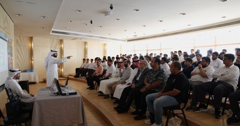 «صندوق التنمية» يعرّف الطلبة بدوره في دعم الدول النامية