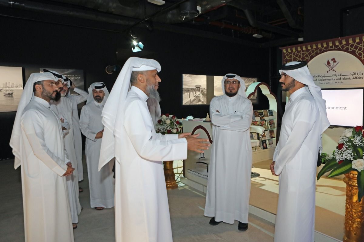 مركز الشيخ عبد الله بن زيد يدشّن ركنه التعريفي في معرض المدينة بمبنى محطة السفن السياحية